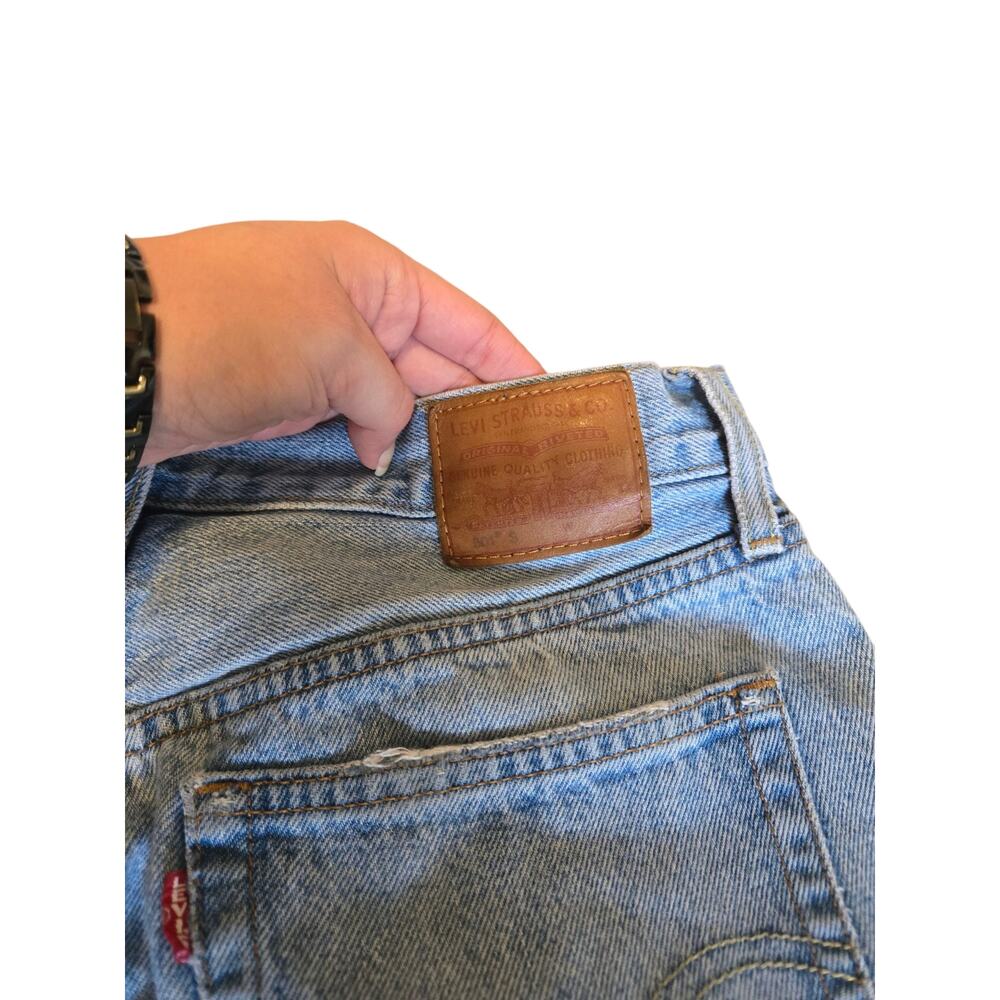 Levi's 501 light denim shorts, size W27 - Picture 3 of 4
